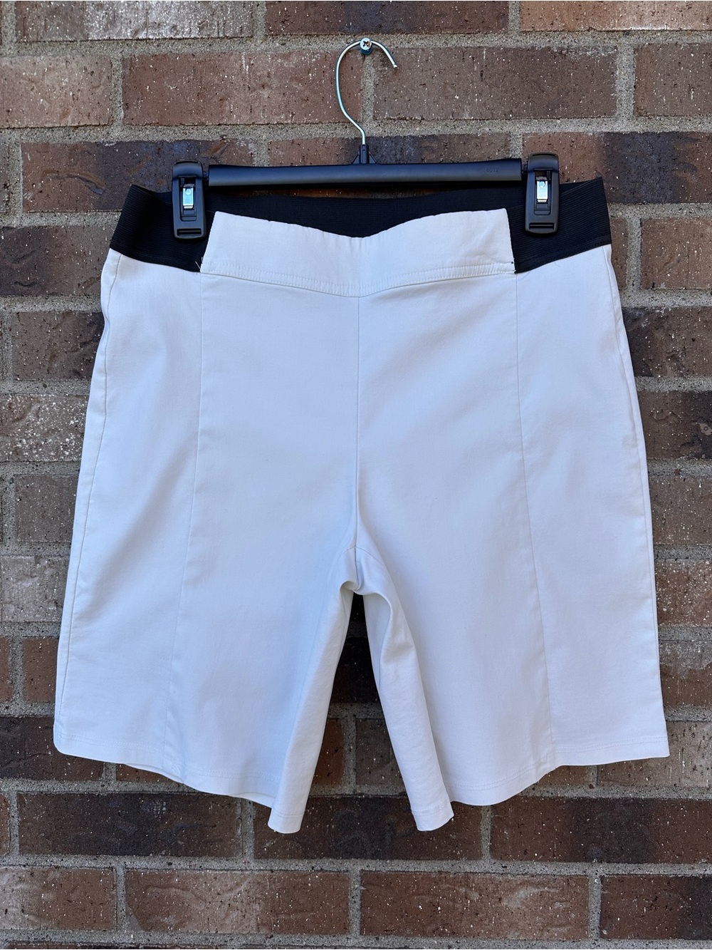 Simply Vera Verawang Women’s White Stretch Waistband Shorts, sz. M